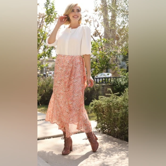 Wukogals Flow Print Skirt in Apricot - Picture 1 of 5